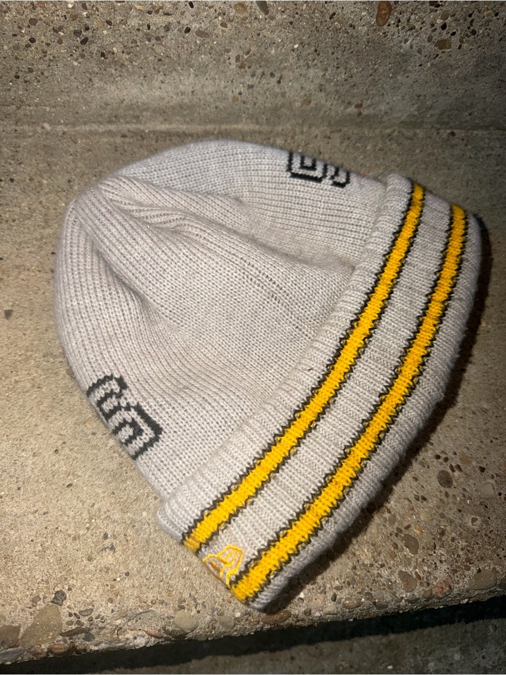 New Era Pittsburgh Steelers Gray Knit Beanie with Yellow Accents - Picture 5 of 6